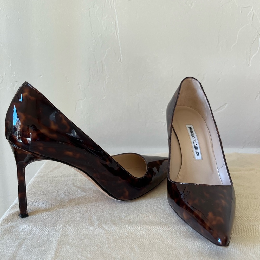 Manolo Blahnik Brown Tortoise Patent Heels 38